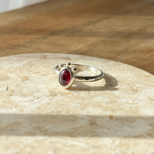 Garnet silver ring 18