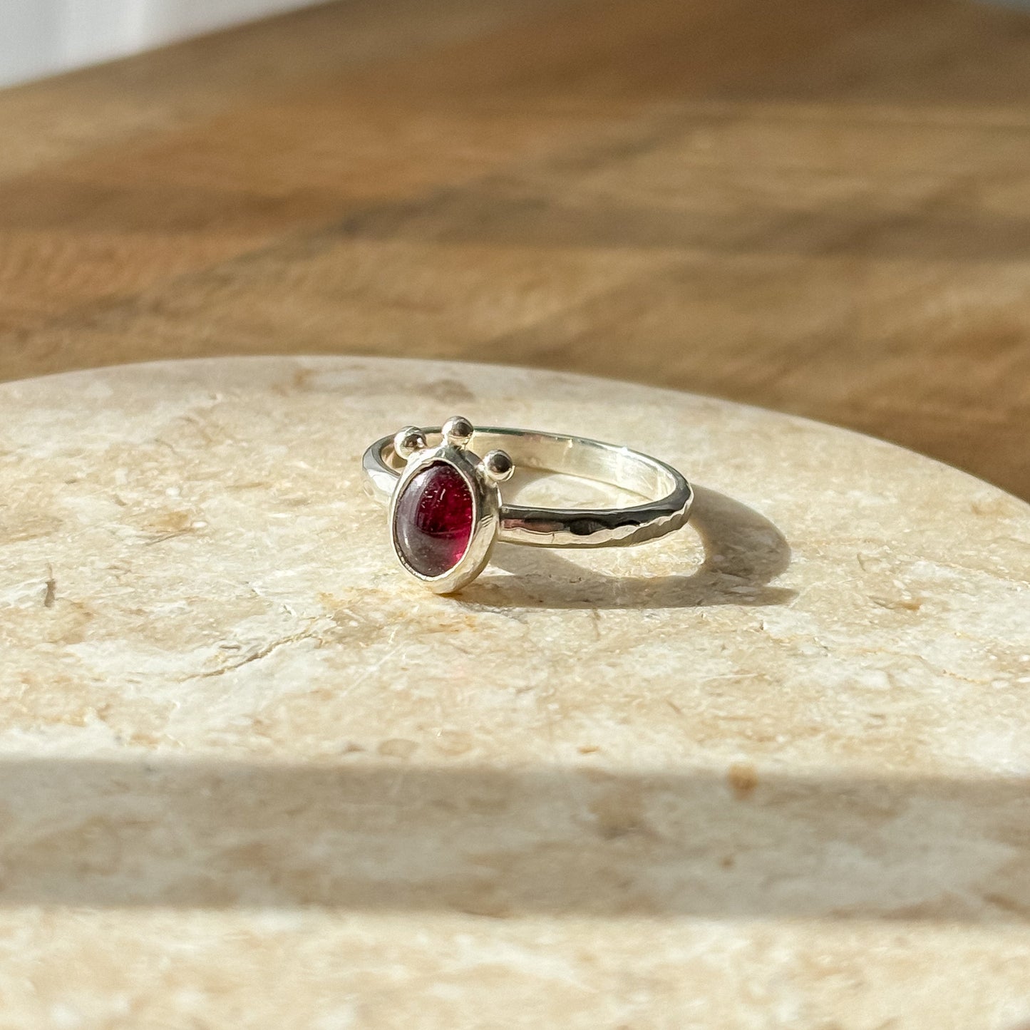 Garnet silver ring 18