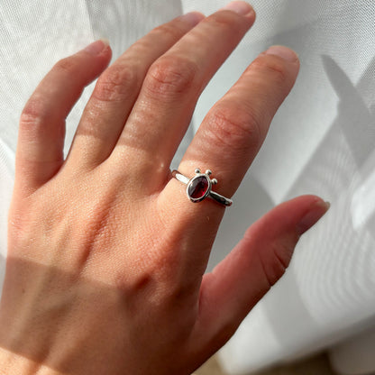 Garnet silver ring 18
