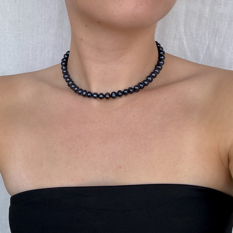 Black pearl necklace