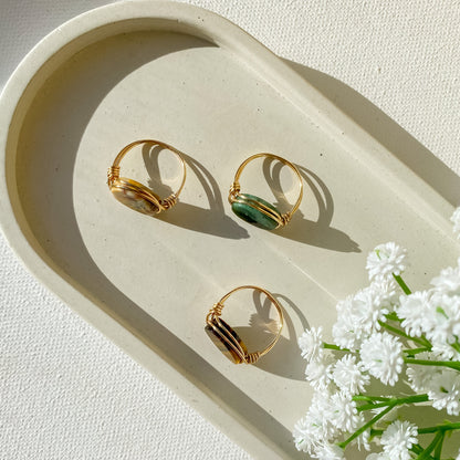 Wire ring with oval stone